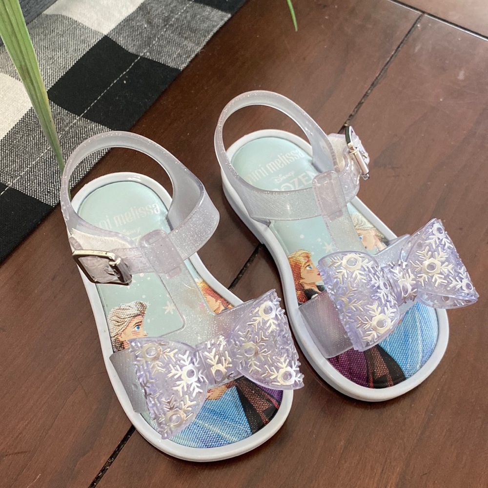 Excellent condition Mini Melissa Frozen Elsa sandal shoes size 6